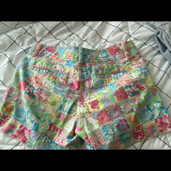 Lily Pulitzer Shorts, Size 2 - Picture 2 of 3